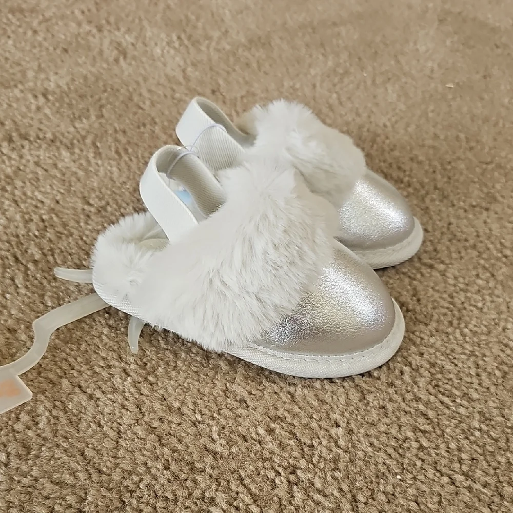 Cat & Jack Toddler Silver Slippers Size 7/8